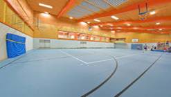 Polyurethane sports floor for multipurpose gyms
